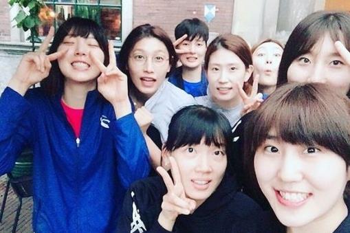 외국에서 사진찍을 때 'V자의 앞뒤'를 구분해야 하는 이유