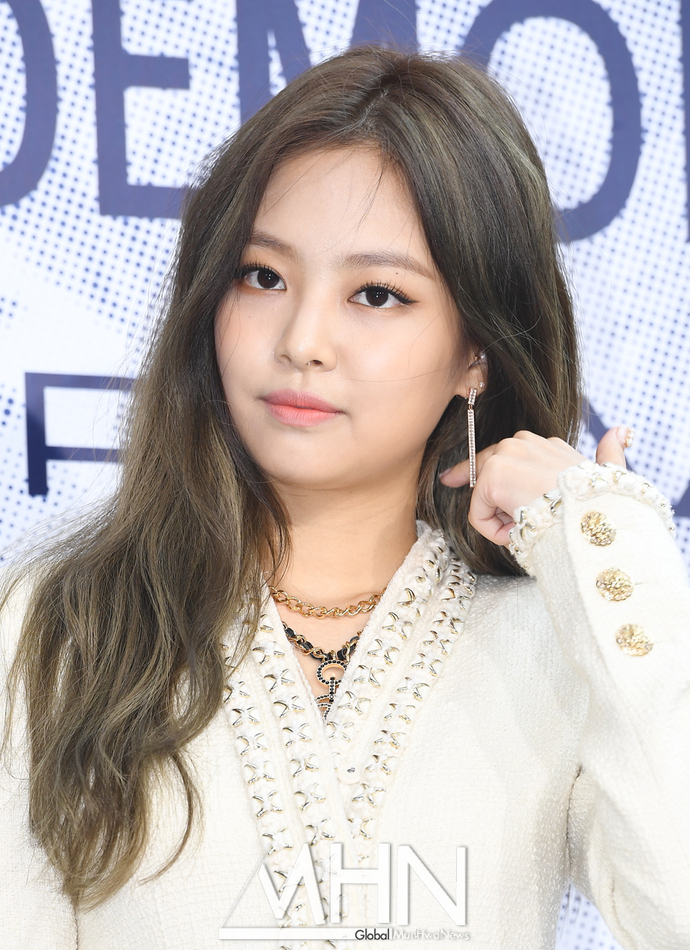 [문화포토] 블랙핑크 제니 '매혹적인 고양이 눈매~'