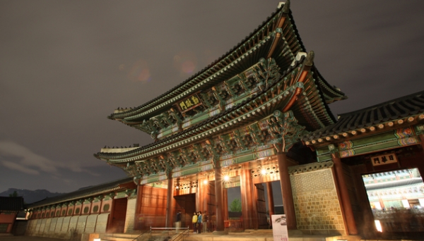 출처: 한국관광공사, 경복궁 야간특별관람