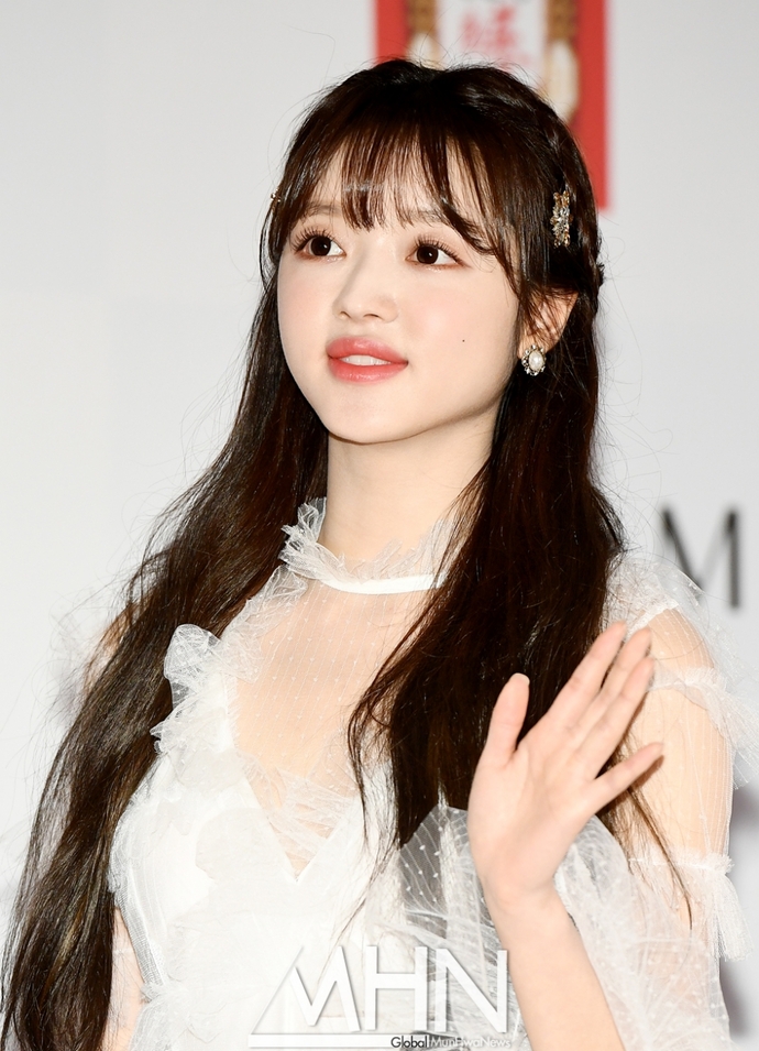 MHN포토] 오마이걸 유아 '요정이네' < 포토 < 기사본문 - 문화뉴스