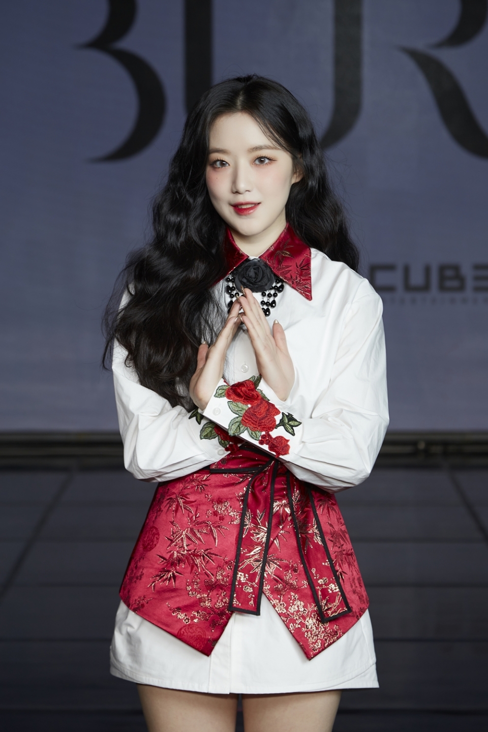 MHN포토] (여자)아이들 슈화 '눈빛에 빠져들어' < 포토 < 기사본문 - 문화뉴스