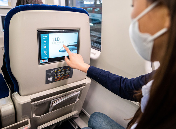 KTX-이음 우등실 터치스크린 (사진=코레일 제공)