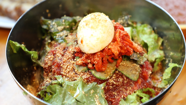 철원 메밀로 만든 손남이 씨의 전통 막국수.