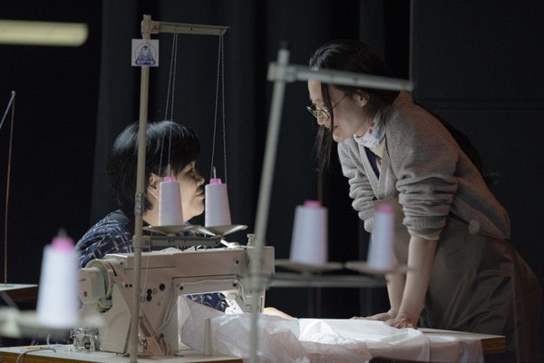 두산아트랩 2021 신소우주 '다윈 펭귄어패럴' (사진=두산아트세터 제공)