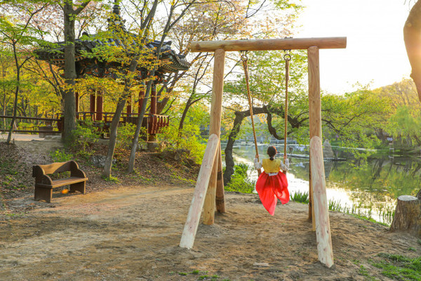 단오풍정 그네터/사진=한국민속촌 제공