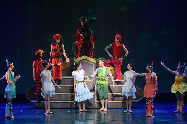 '피터팬'의 피터팬과 웬디 / 사진 = 서울발레시어터 제공