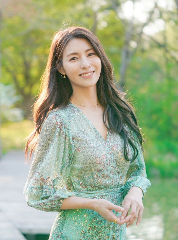 왼쪽부터 배우 김정화, 아나운서 김환/사진=