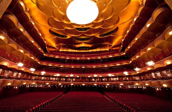 3,850 객석으로 세계 최대 규모를 자랑하는 메트로포리탄 오페라하우스/사진=메트로폴리탄 오페라 공식 홈페이지