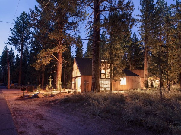 숲 속에 위치한 타호 에어비엔비 캐빈(Tahoe AirBnB Cabin)/사진=중원건축사사무소 홈페이지 ©Bojune Kwon