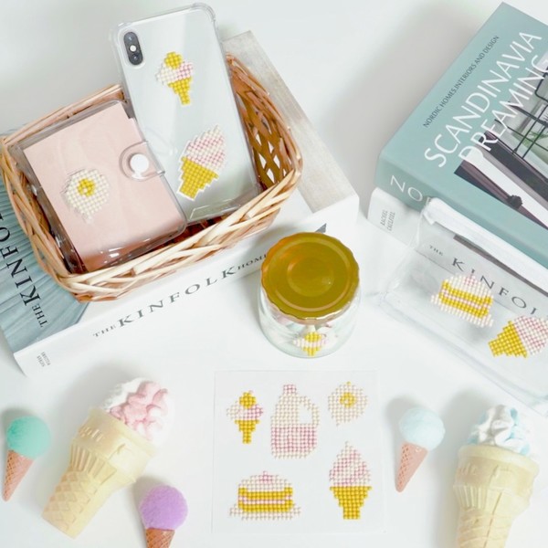 보석 십자수 스티커 DIY 세트/사진=다이소 제공