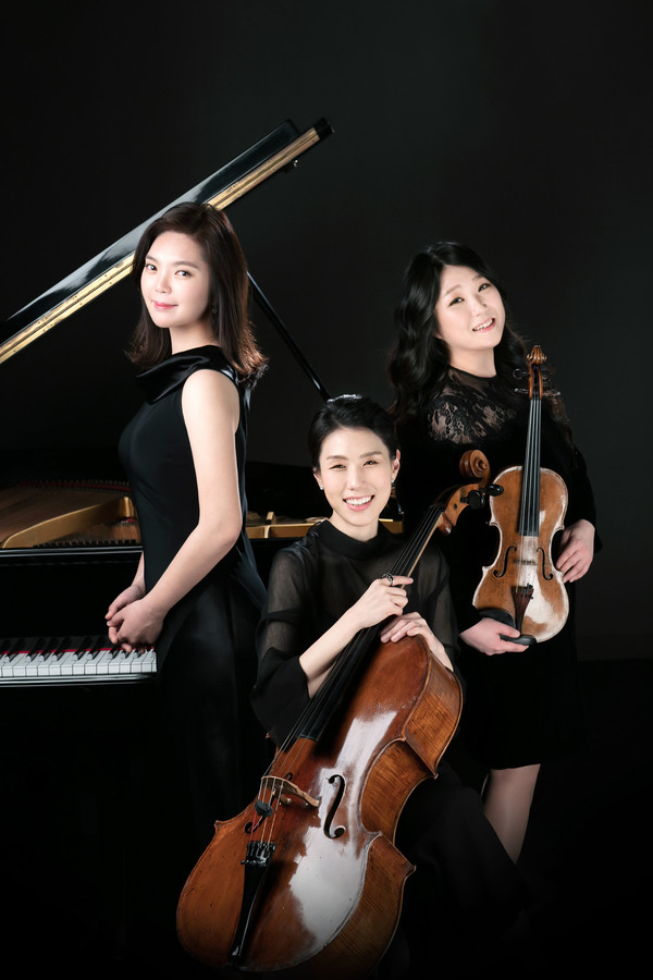 (왼쪽부터) 피아니스트 박소현, 첼리스트 김유진, 바이올리니스트 김은지/사진=트리오 베아트리체 제공
