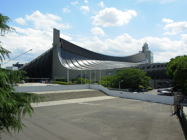 전통과 현대의 조합으로 큰 극찬을 받았던 일본 국립요요기 경기장/사진=flickr ©einalem