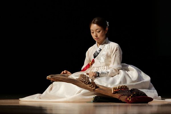 토요상설공연에서 '성금연류 가야금산조' 연주하는 김한아 (사진=광주문화재단 제공)