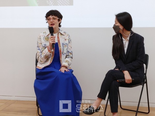 기자간담회에 참석한 올림피아 자그놀리