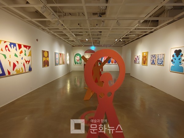 '올림피아 자그놀리 특별전 : Life is Color'展은 10월 1일까지 세종미술관에서 만날 수 있다.