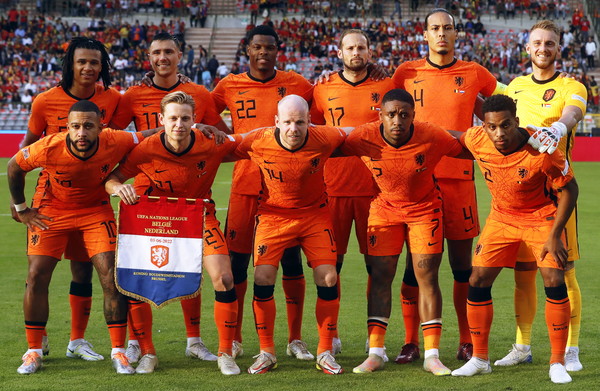 네덜란드 축구 대표팀과 멤피스 데파이(앞줄 맨 왼쪽) (사진 = EPA/연합뉴스)