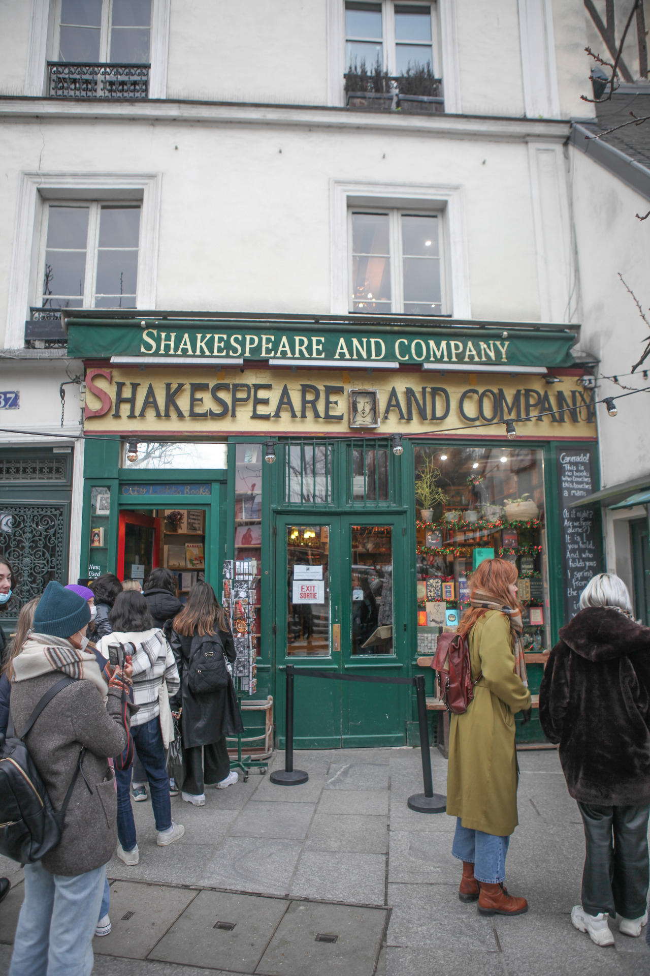 셰익스피어 앤드 컴퍼니(Shakespeare and Company)에는 많은 이야기를 읽고, 들을 수 있다.