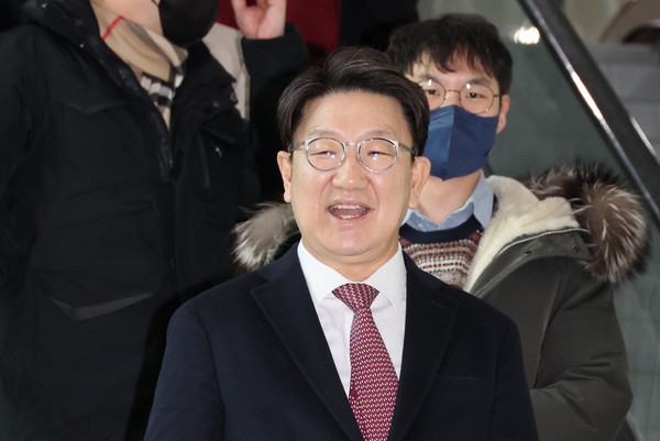 사진=당대표 불출마 선언 기자회견 마친 권성동 의원/연합뉴스