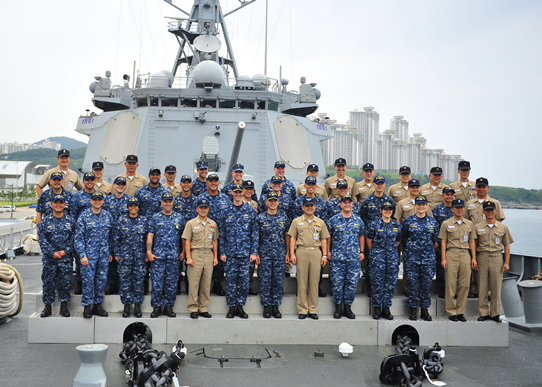 사진=지난 2015년 한미연합훈련에 참여한 한미 해군 장병들의 모습/미 태평양함대 제공 