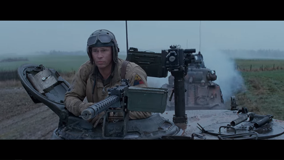 사진 = 독일군의 진군을 저지하기 위해 이동하는 컬리어 소대 / 영화 '퓨리' 中 / Netflix