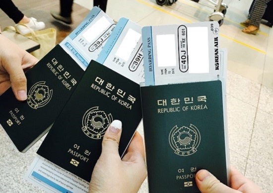 사진 = 해외여행의 동반자 여권. 해외로 떠날 계획이 있다면 반드시 여권을 먼저 준비해야 한다 / 대한민국 정책브리핑