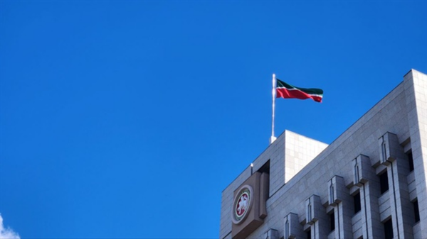 사진=타타르스탄공화국 국기 타타르스탄공화국 행정부 건물에 휘날리는 타타르스탄공화국 국기