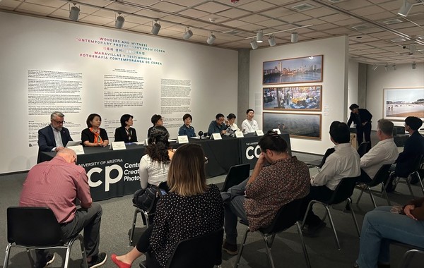 사진 = 사진 = MMCA·미국 CCP 공동주최 '기록과 경이: 한국현대사진' 전시 연계 프로그램 모습 / 국립현대미술관 제공