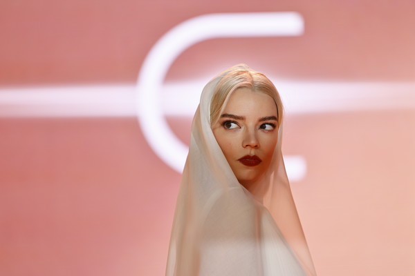 TOPSHOT - US British actress Anya Taylor-Joy poses on the red carpet upon arrival for the World premiere of the film "Dune: Part Two" in Leicester Square, central London, on February 15, 2024. (Photo by Daniel LEAL / AFP)