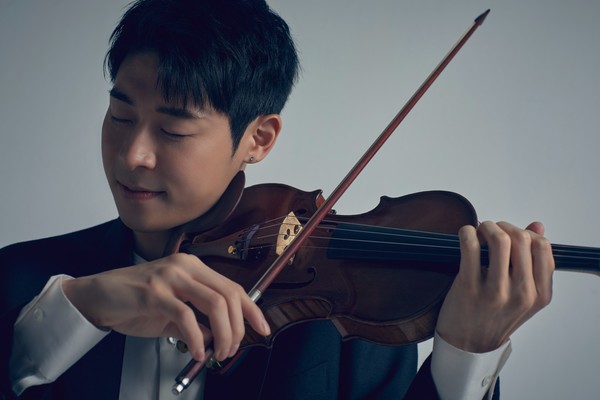 바이올리니스트 대니 구, 10일 소품집 'MOONLIGHT' 발매(사진 = 에이엔알콜렉티브)