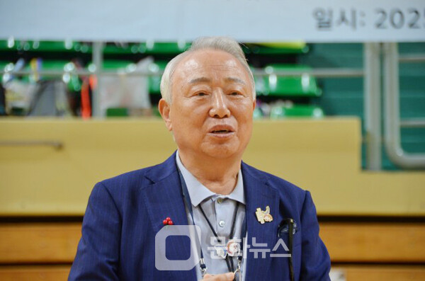 사진 정기율 (사)전국시니어 배드민턴연합회 명예회장