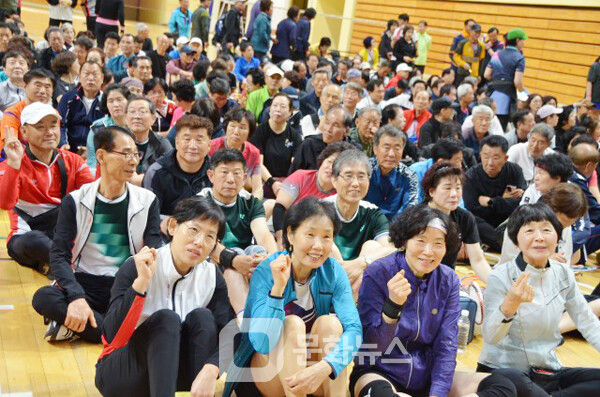 사진 2025 경주시 전국시니어배드민턴대회