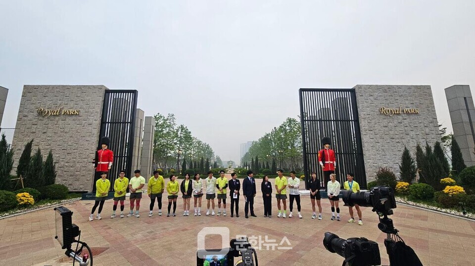 인기 예능과 드라마 촬영지 핫플레이스 ‘신검단 로열파크씨티Ⅱ’, 뛰어야 산다 촬영 모습 / 사진제공=DK아시아