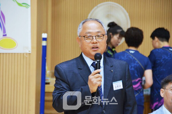 사진 김병규 시니어부 회장