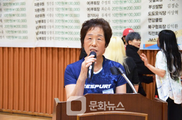 사진 황현희 시니어부 사무국장