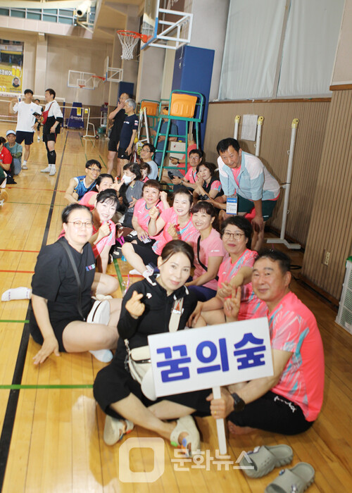 사진 제22회 강북구협회장기 여성부배드민턴대회