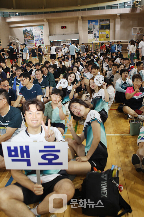 사진 제22회 강북구협회장기 여성부배드민턴대회