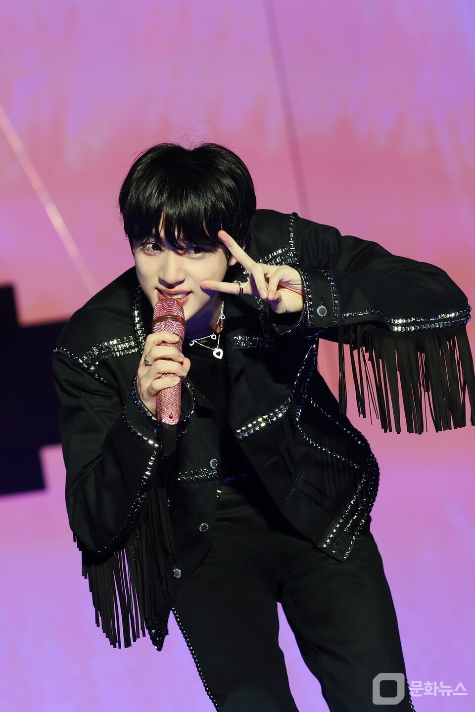 BTS 진, "아미들과 함께라 성공할 수 있었던 도전"/사진제공=하이브