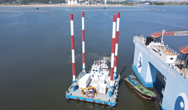 수중유산 발굴 전용 바지선 ‘바다누리호’ 전경.