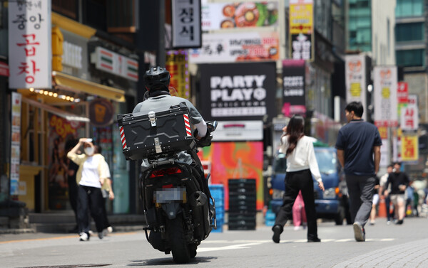 배달 수수료 부담 완화… 농식품부, 공공배달앱 쿠폰 지급 기준 2회로 변경/사진=연합뉴스