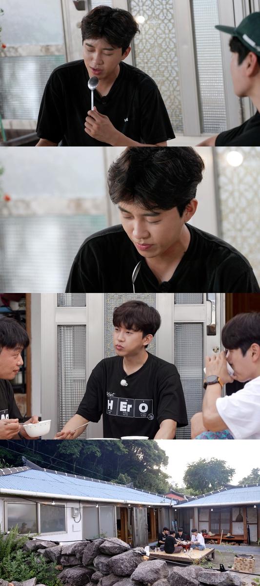 ‘평상 위 감성 라이브’…임영웅·궤도·임태훈·이이경, ‘섬총각 영웅’서 힐링 예능 도전 / 사진=SBS