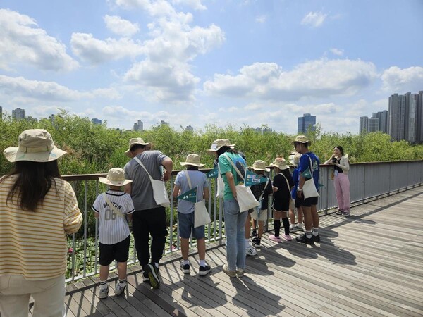 ‘작은 생명, 큰 상상력’…수원시립미술관, 미생물 탐사 예술교육 ‘뚜벅이 탐사단’ 참가자 모집 / 사진=수원시립미술관