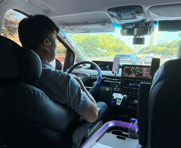 사진 = 2년 전 인천공항택시 통합콜센터를 구축한 서종만 센터장