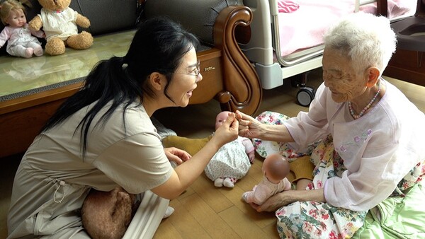 ‘치매 엄마와 명랑 막내’…금례·복교 씨의 서로를 지키는 하루하루 / 사진=KBS