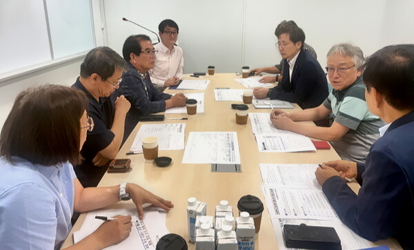 전남교육청은 지난 9월 30일 순천만생태문화교육원에서 ‘역사 왜곡(의심) 도서 자문단’ 1차 회의를 개최