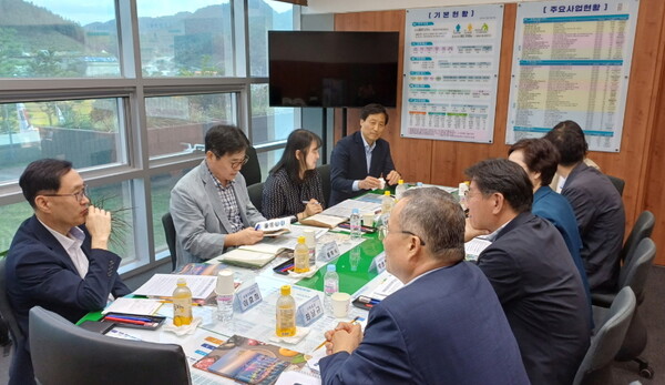 고흥군(군수 공영민)은 지난달 29일 군청 회의실에서 우주항공청과 함께 지방살리기 상생 자매결연 협업 간담회를 개최했다