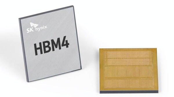 SK하이닉스가 세계 최초로 개발한 HBM4 12단 샘플. SK하이닉스 제공