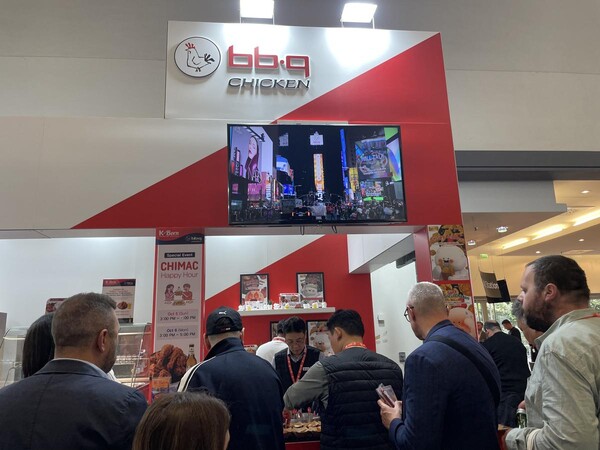 ‘K-치킨 유럽 현지인도 반했다’…BBQ, 아누가 박람회 통해 글로벌 입지 강화 / 사진=BBQ