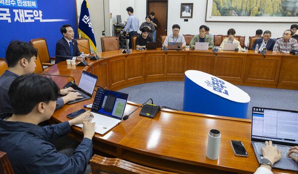 더불어민주당 박수현 수석대변인이 8일 국회에서 가진 기자간담회에서 추석 연휴 이후 국회 운영 전망을 말하고 있다. 2025.10.8