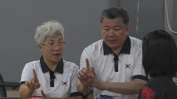 ‘소리 없이 뜨거운 볼링 맞대결’…EBS ‘세상을 비집고’ 데플림픽 도전 펼친다 / 사진=EBS