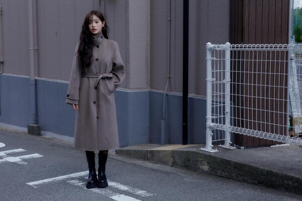 ‘64만 장 판매 신화’…로엠·츄, 겨울 코트로 직장인 취향 저격 / 사진=이랜드월드